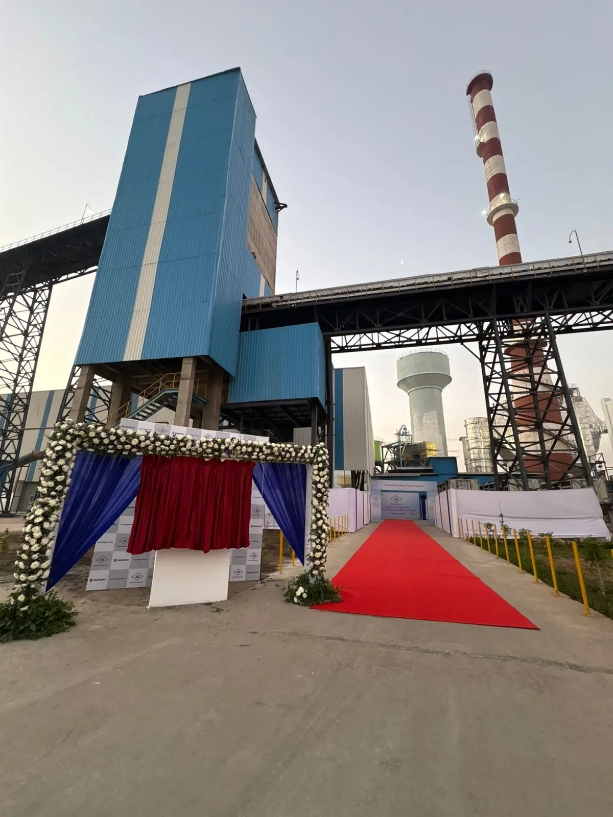 Prepared entrance and access area at an institutional venue